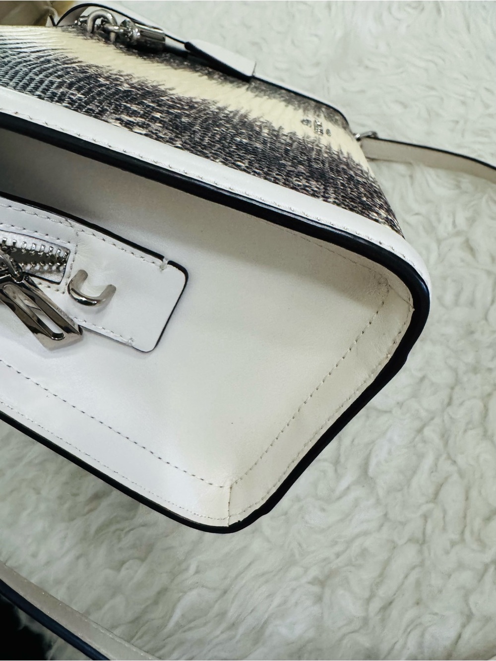 LIKE NEW Coach Zoe Carryall Satchel Chalk/Silver lizard-embossed leather R:598$ - Picture 14 of 16
